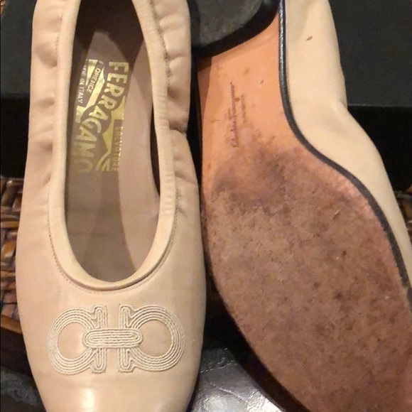 Salvatore Ferragamo authentic slip on shoes. Rare - Picture 5 of 5